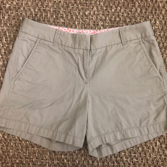 EUC J. Crew Kahki Cotton Chino Shorts Size 6 - Picture 1 of 1
